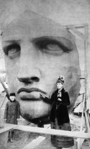 02-Unpacking-the-head-of-the-Statue-of-Liberty-1885